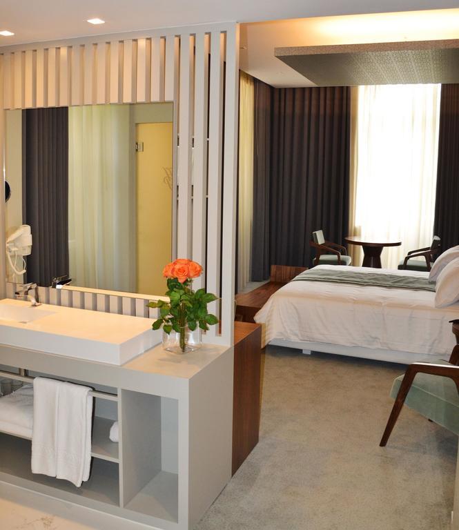 Quarto Familiar (2 Adultos + 2 Crianças)