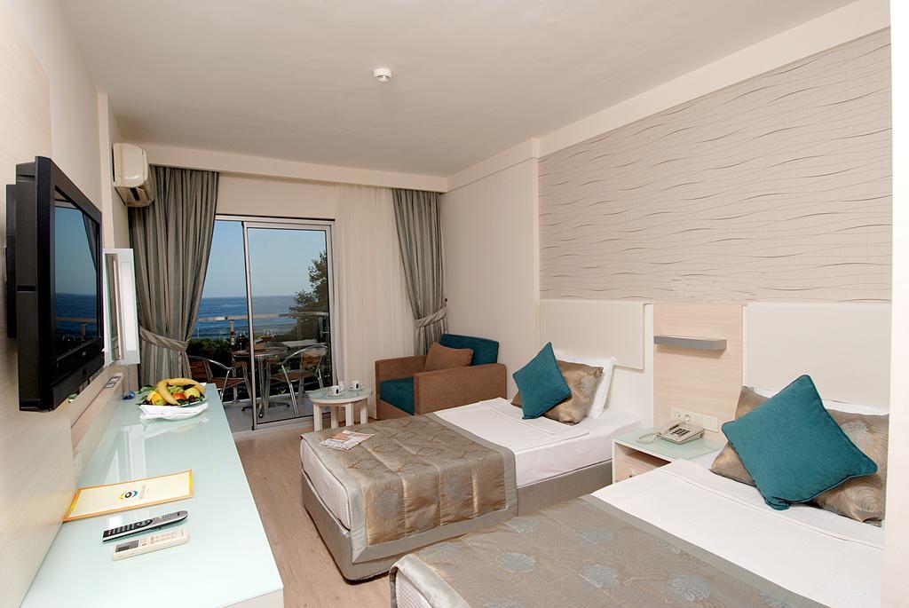 Standard Double or Twin Room - Sea Side