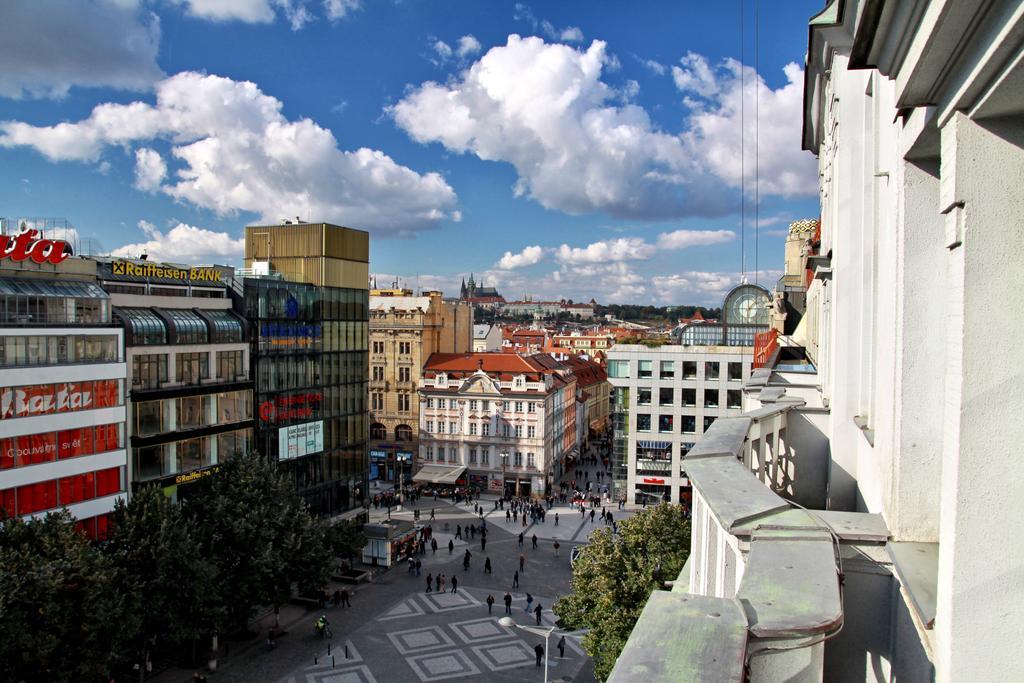 Suite Junior Doble con vistas a la plaza de Wenceslao