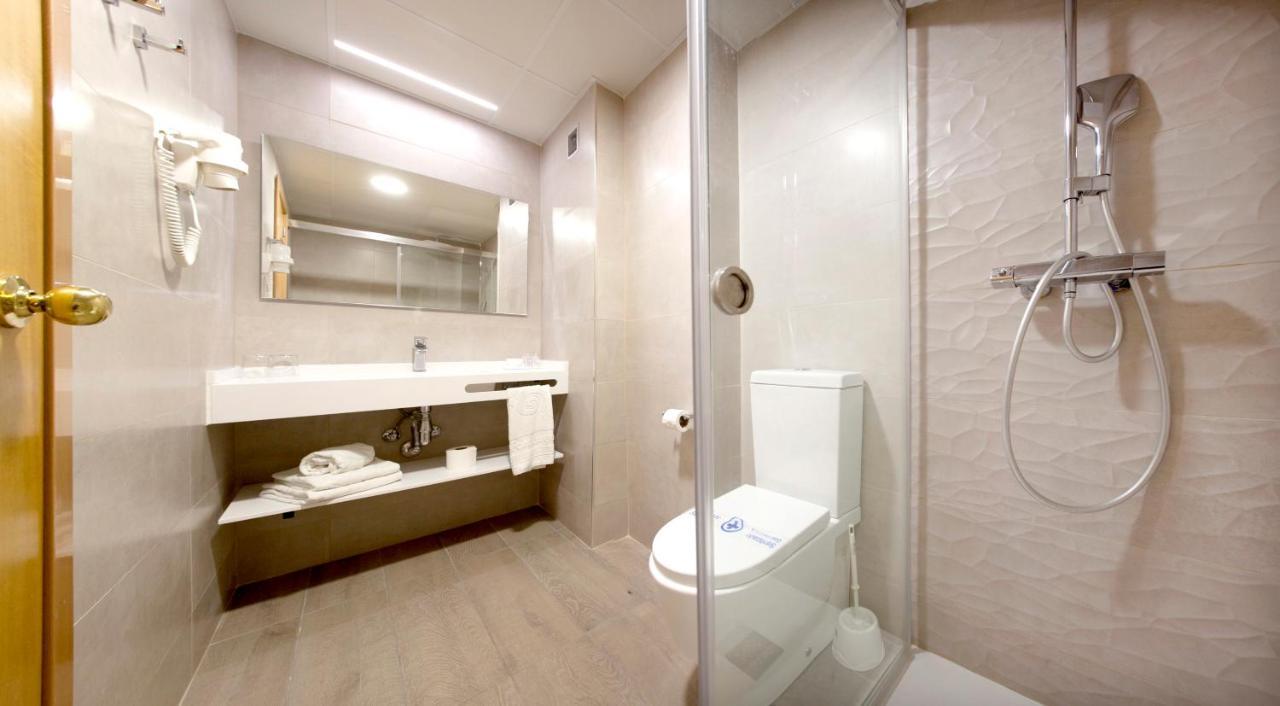Habitación Doble Superior con balcón - 2 camas individuales