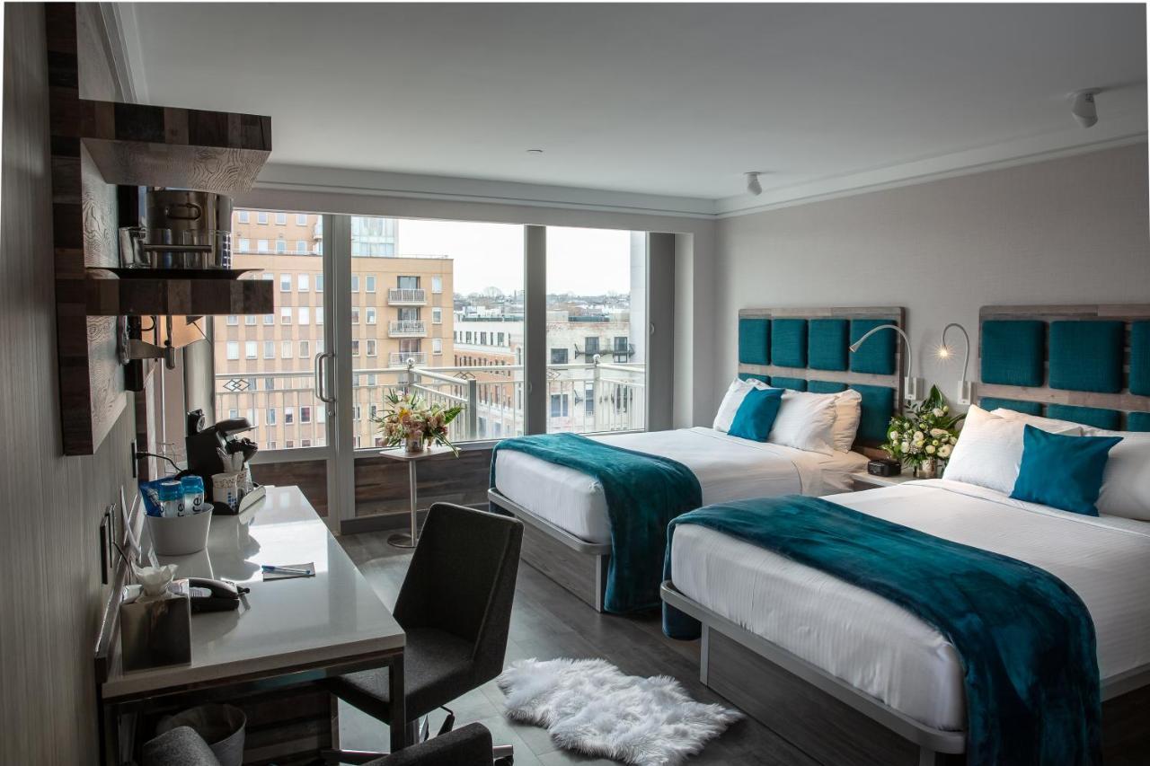 Signature Collection Deluxe Double Terrace Brooklyn View,1438715152:JPEG