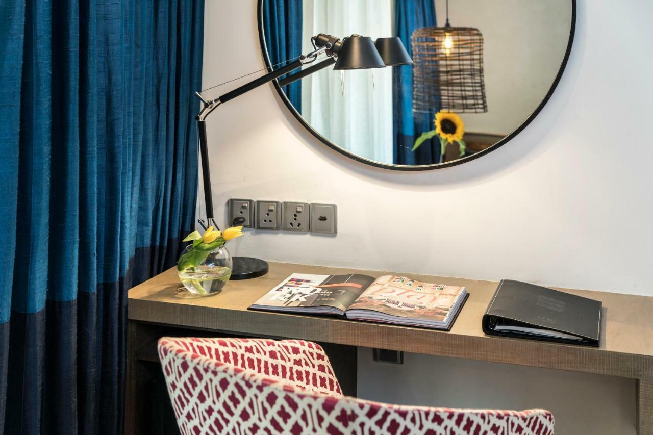 Luxury Premium Room on F&B Happy Hours 11 on selected beverages from 5 to 9 PmSunday to Friday,779219055:JPEG