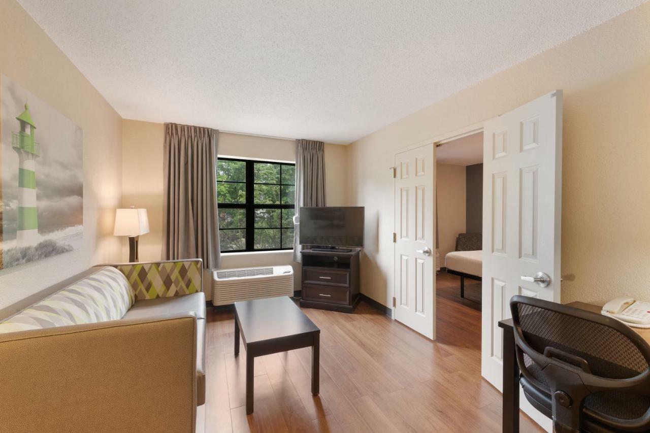 One Bedroom Suite with One King Bed - Disability Access - Non-Smoking