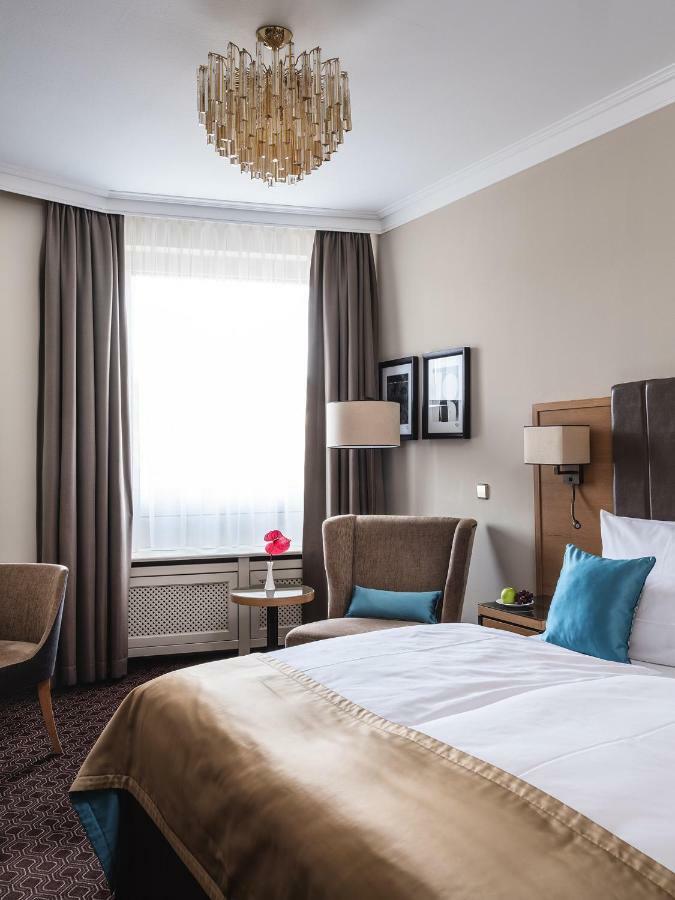 Executive Queen Room
