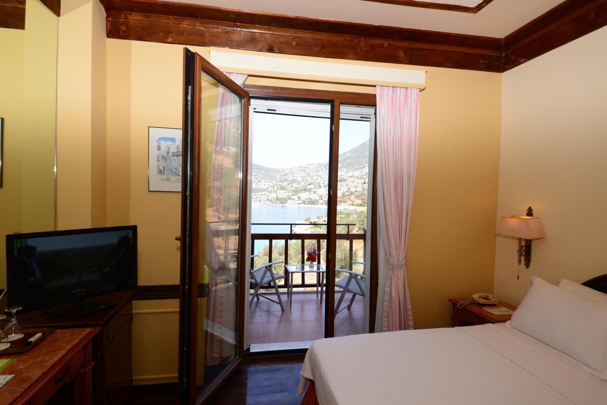 Double or Twin Room with Sea View