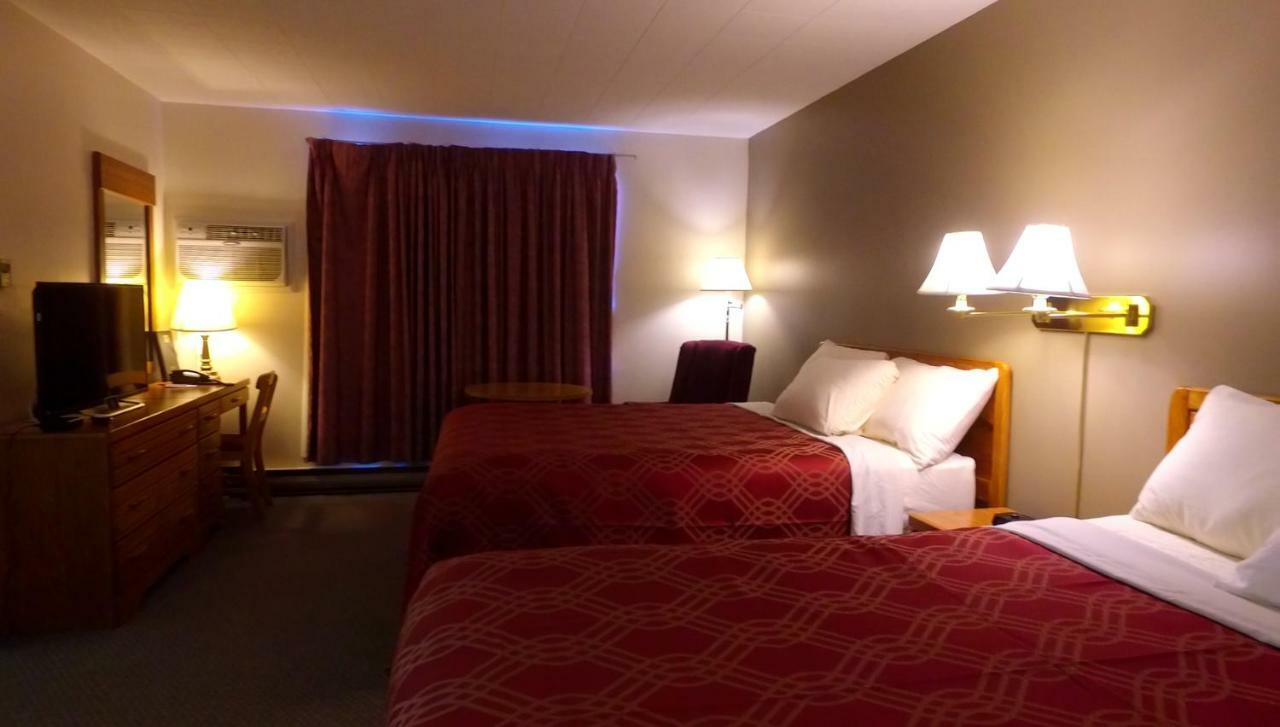 Efficiency Queen Room with Two Queen Beds - Non-Smoking