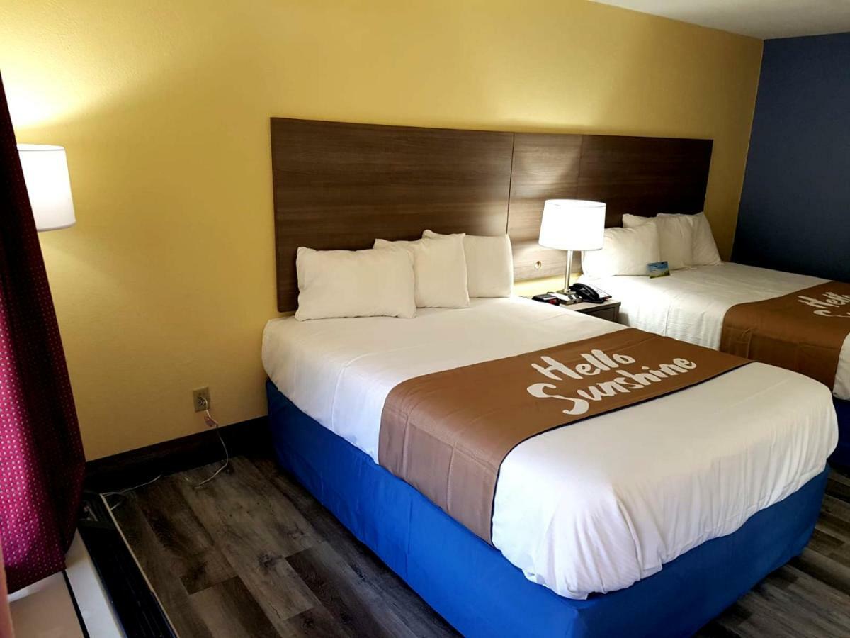 Queen Room with Two Queen Beds - Non-Smoking