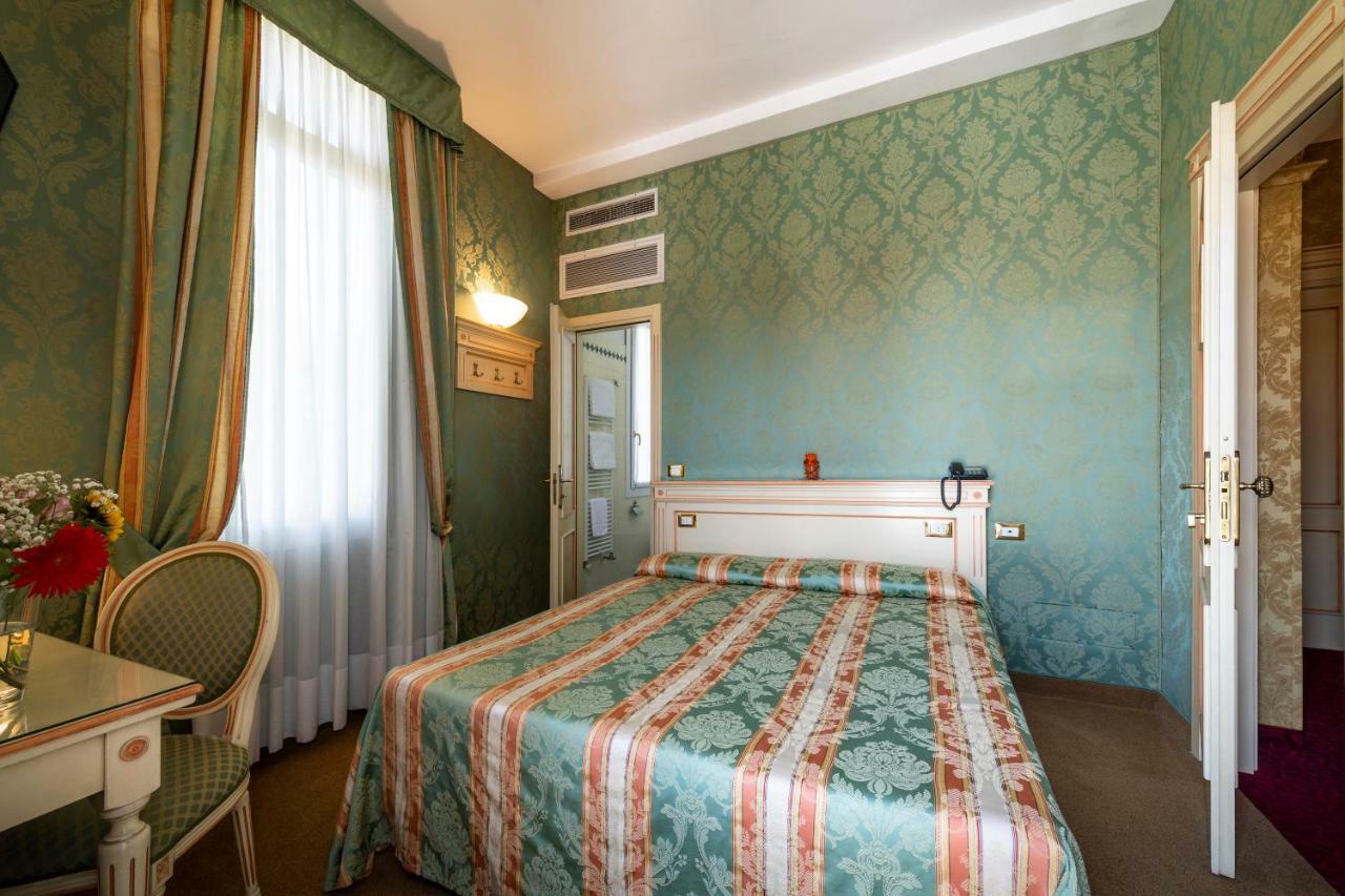 Quarto Duplo Standard