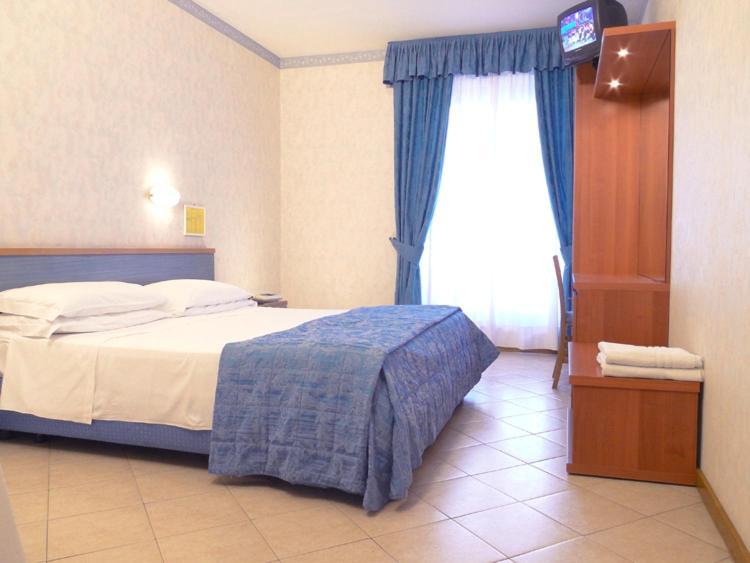 Comfort Plus Double Room with Terrace and Lake View,200656156:JPEG