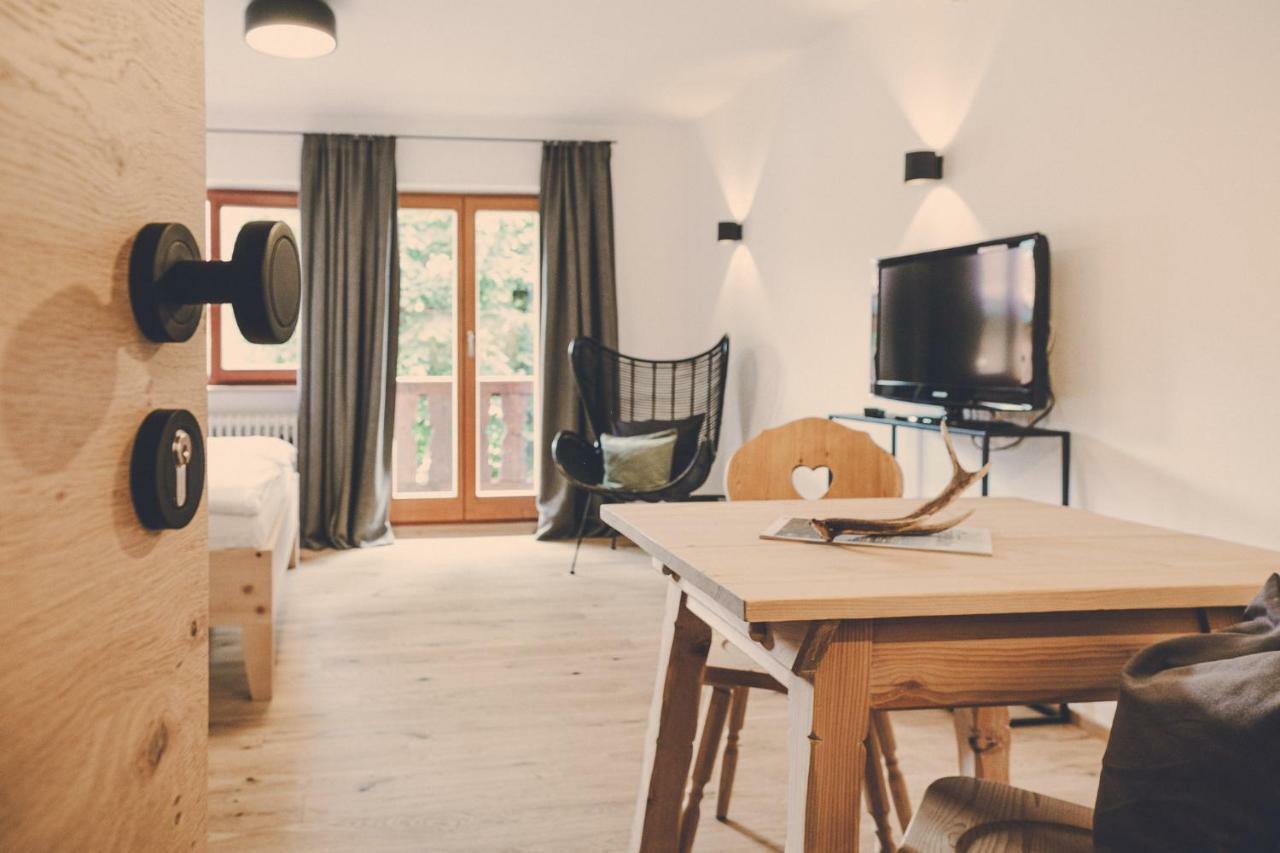 Studio Apartment,906006445:JPEG