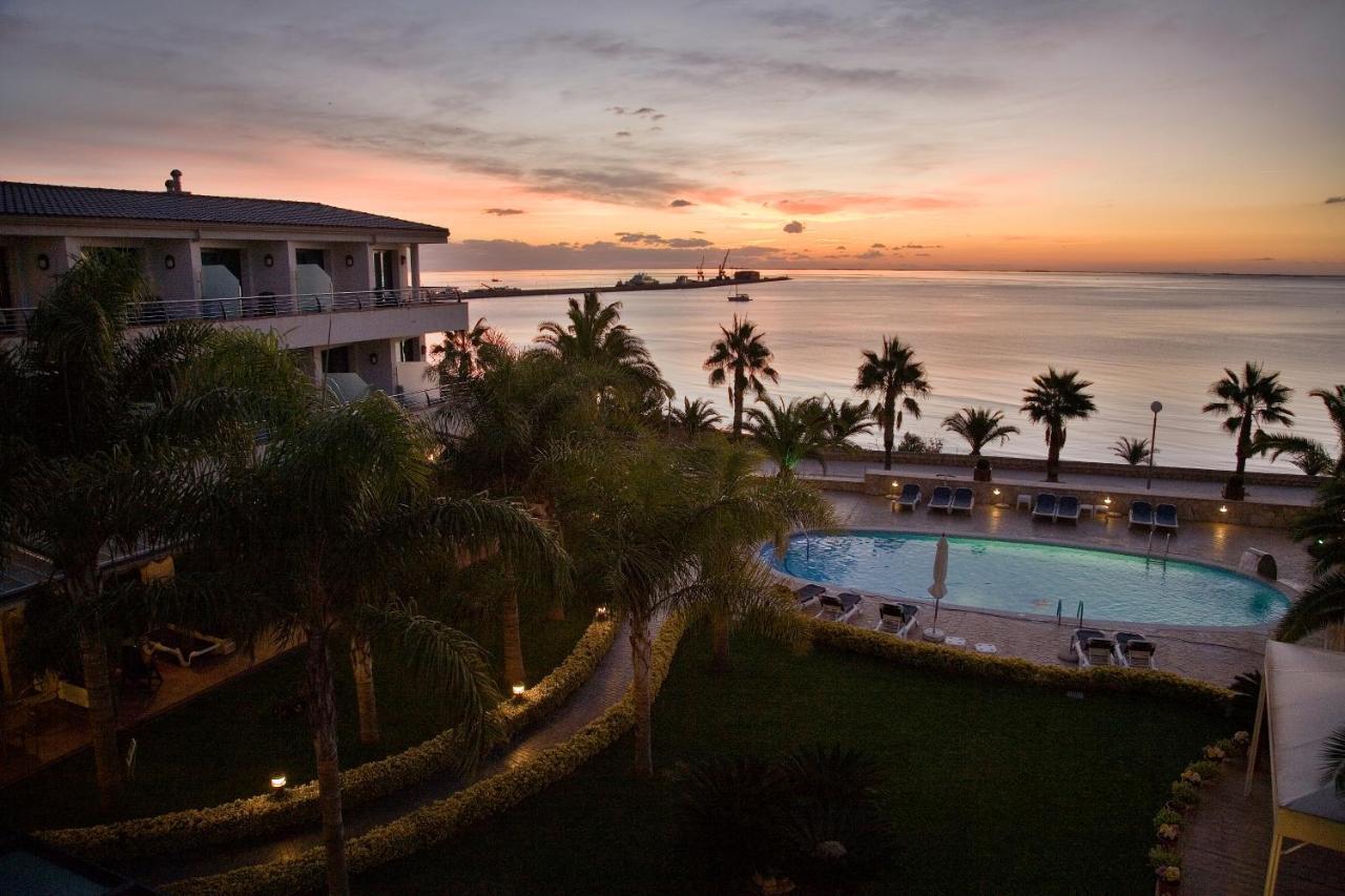 Twin or Double Room terrace sea views