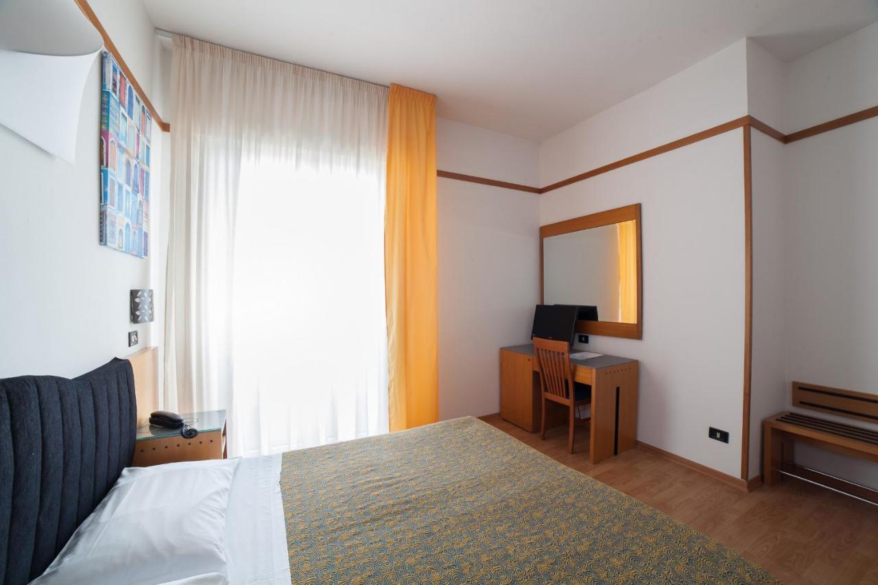 Double or Twin Room,1125371907:JPEG