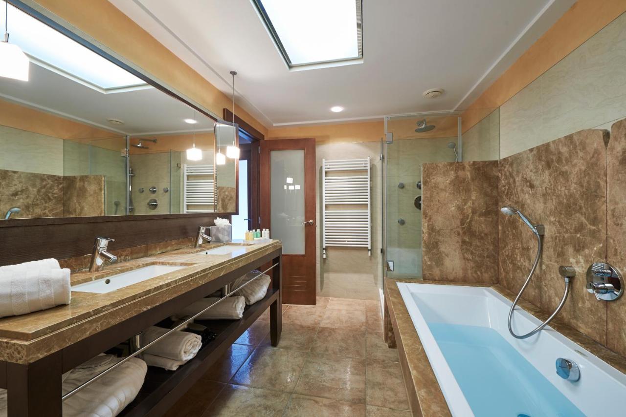 Junior Suite with Spa Access,1272509881:JPEG