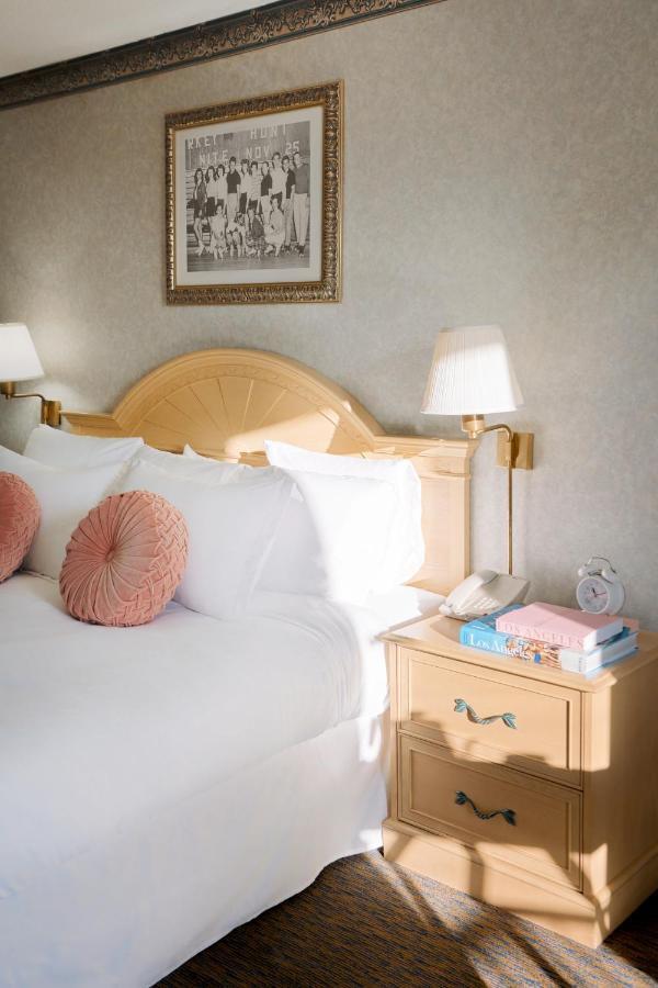 1 King Bed, Accessible