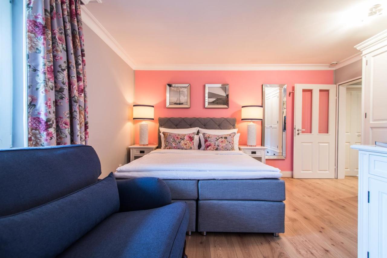 Single Room,969801601:JPEG