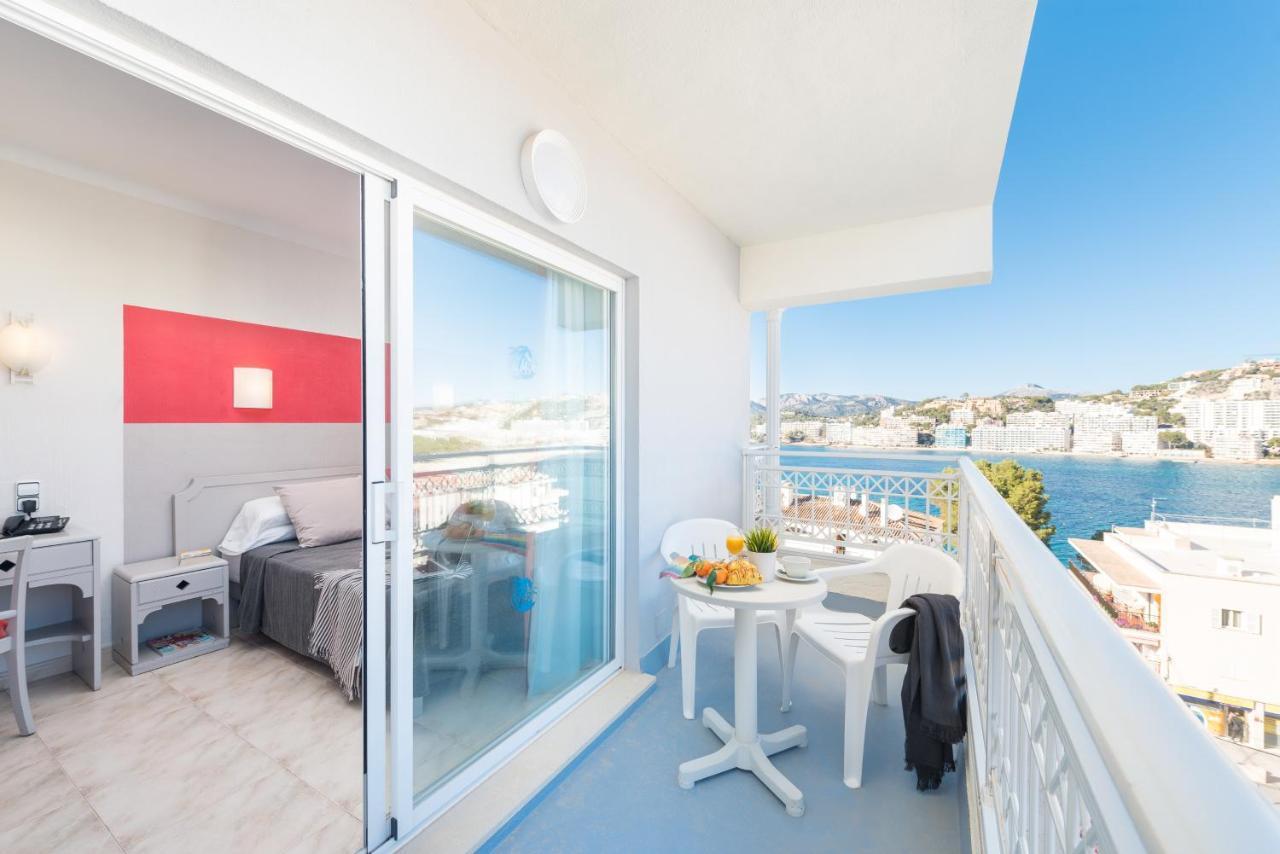 Double or Twin Room Sea View
