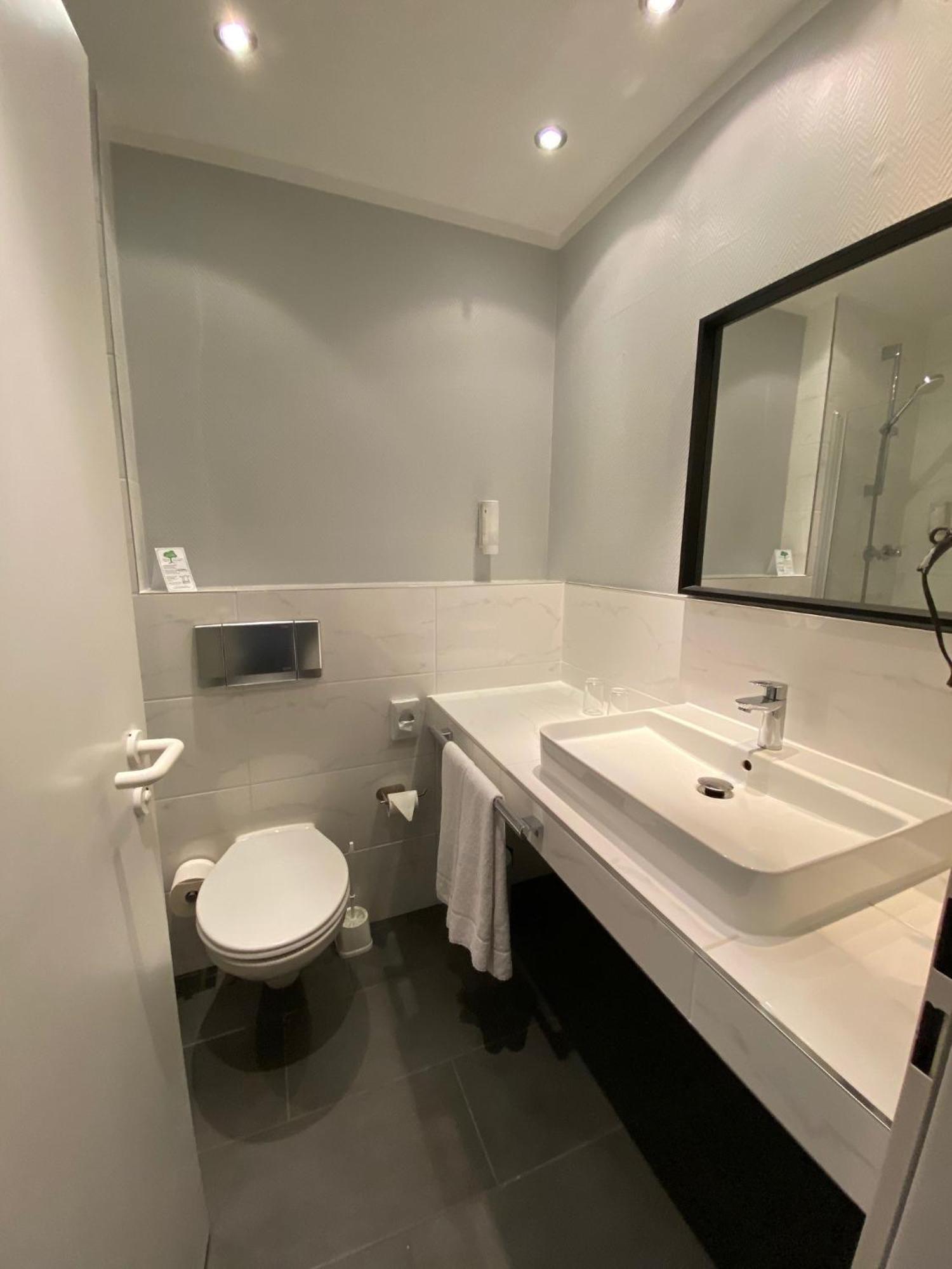 Family Room,1211962189:JPEG