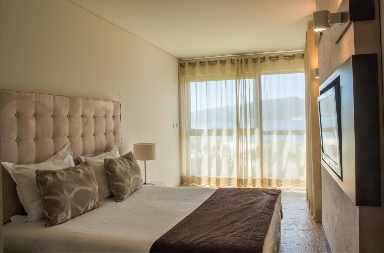 One-Bedroom Apartment Sea View