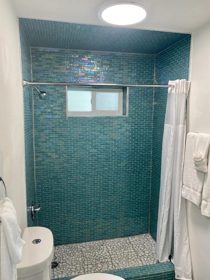 Suite frente al océano con zona de cocina completa - 1 cama extragrande