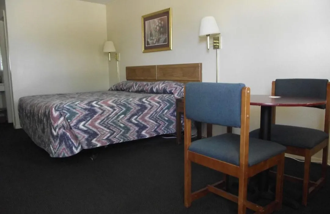 Glen Rose Inn & Suites-1