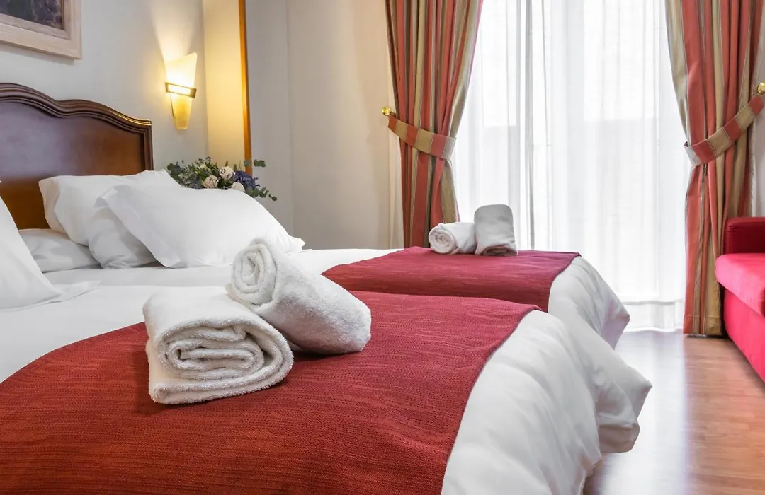 Hotel Reina Cristina-1