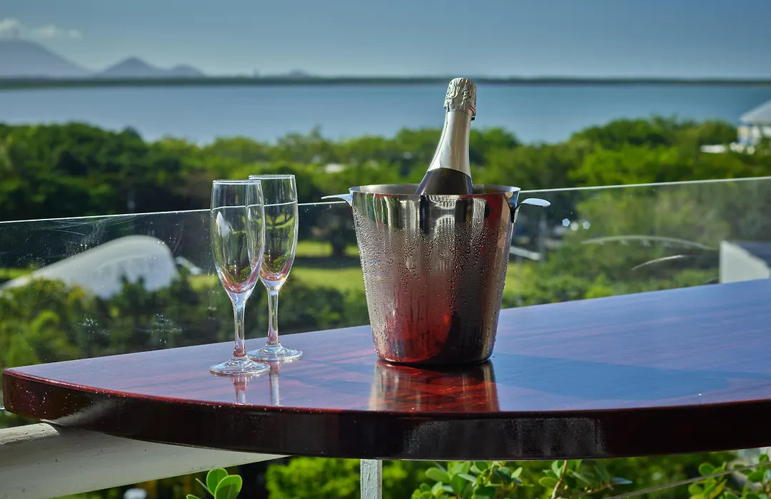 Hilton Cairns-1