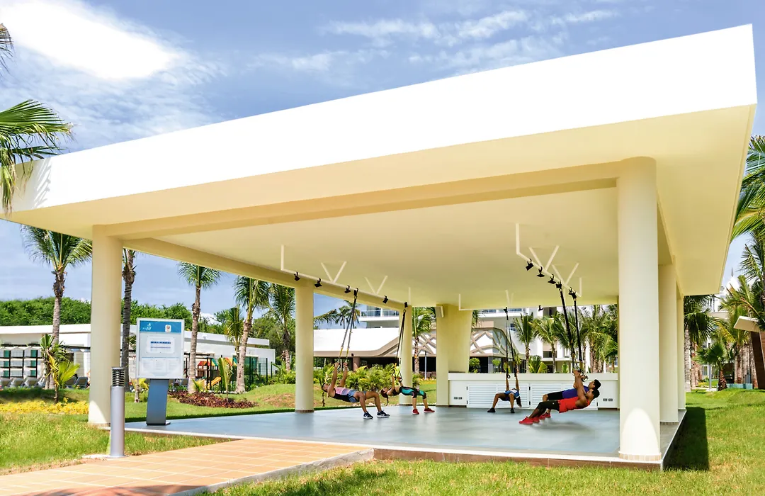 Hotel Riu Emerald Bay-1