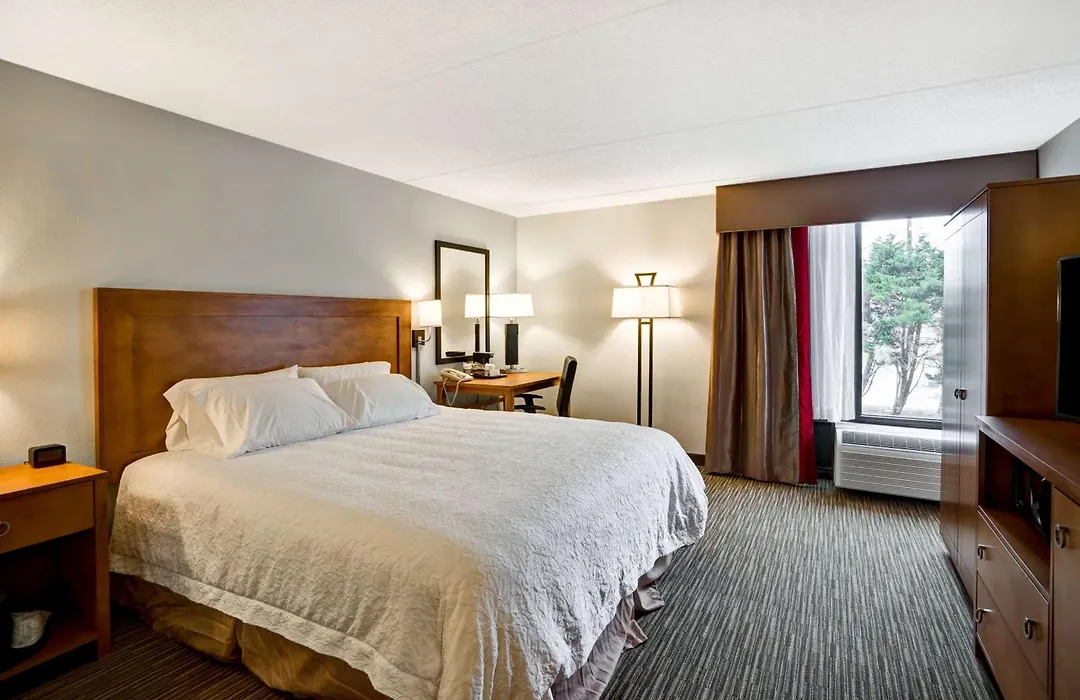 Hampton Inn Norfolk-Naval Base-1