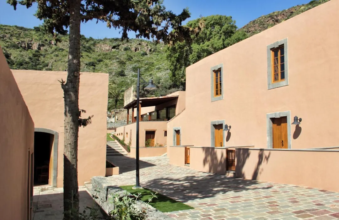 Hotel Rural El Mondalon-1