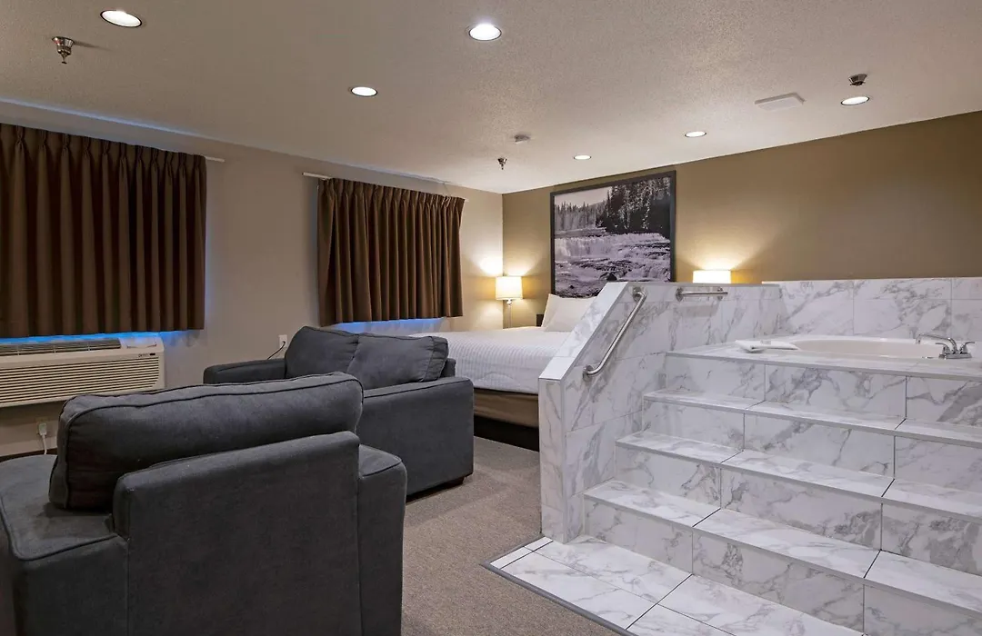 Super 8 By Wyndham Kamloops On The Hill-1