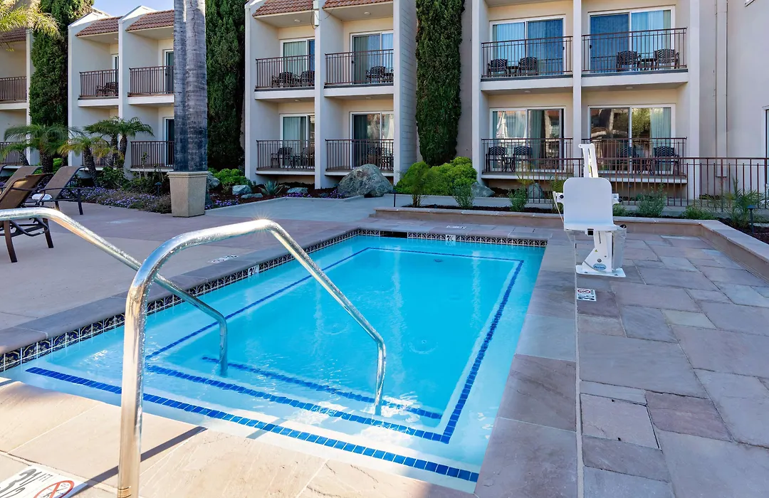 Best Western Plus Royal Oak Hotel-1