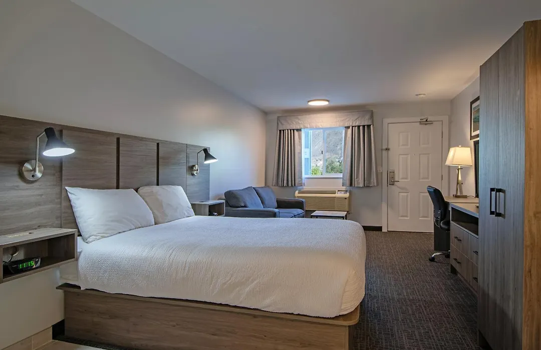 Riverland Inn & Suites-1