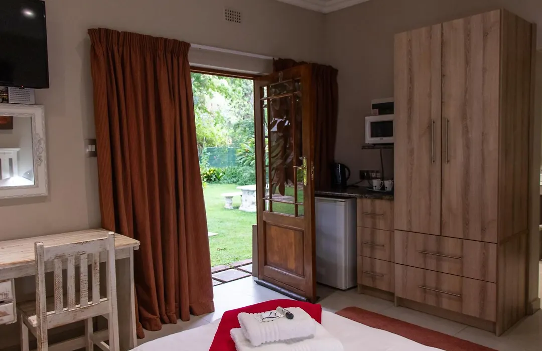Riverbank Lodge-1