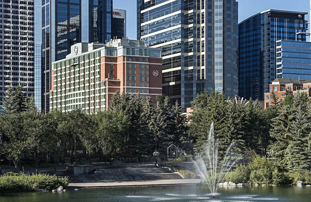 Sheraton Suites Calgary Eau Claire-1