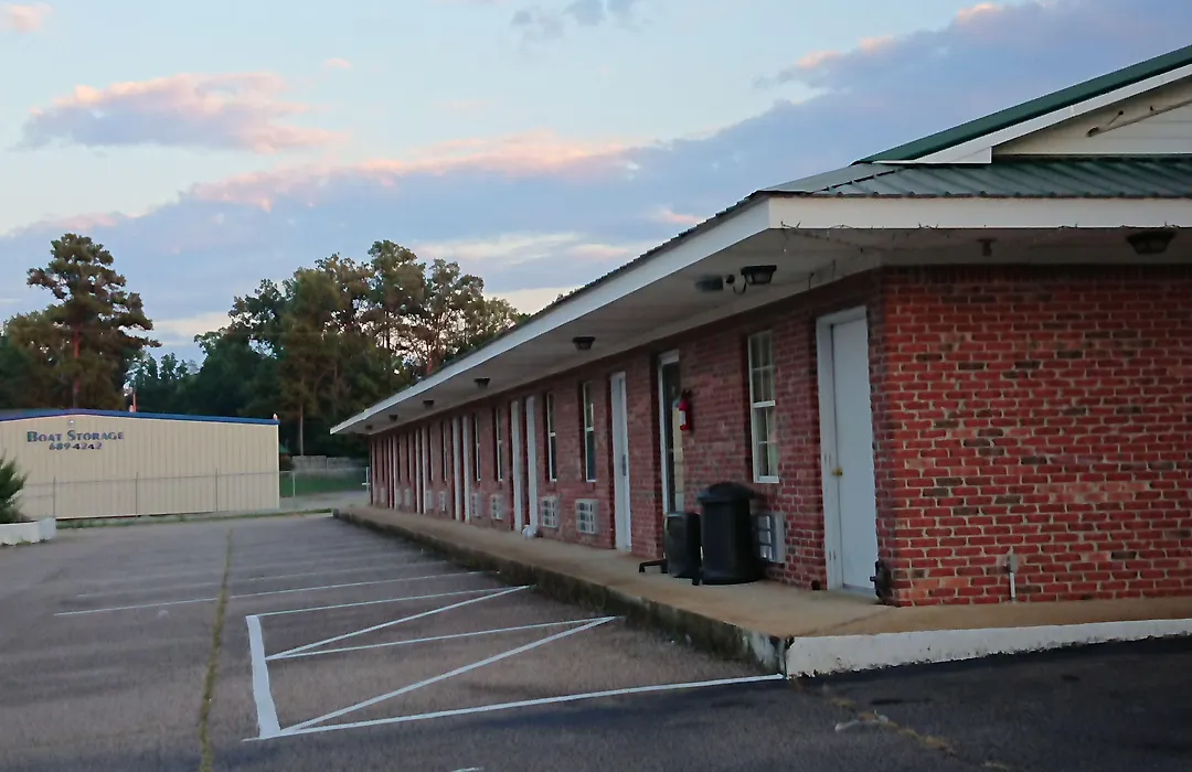 Stonebrook Inn-1