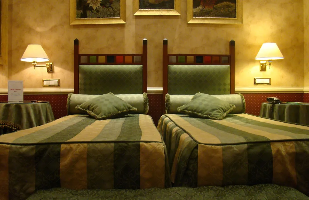Hotel Britannia Rimini Marina Centro-1