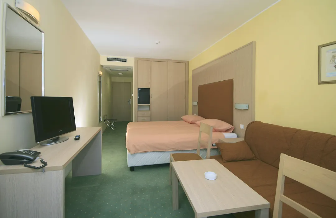 Hotel Medena-1