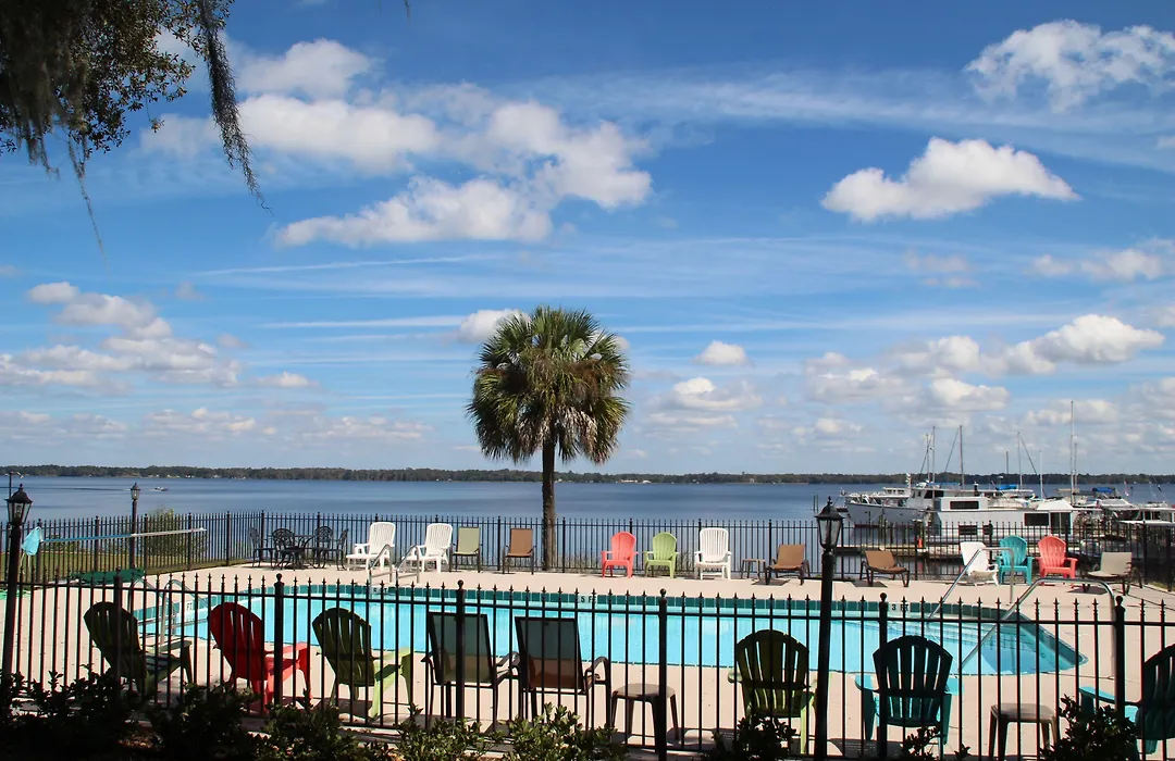 Crystal Cove Riverfront Resort-1
