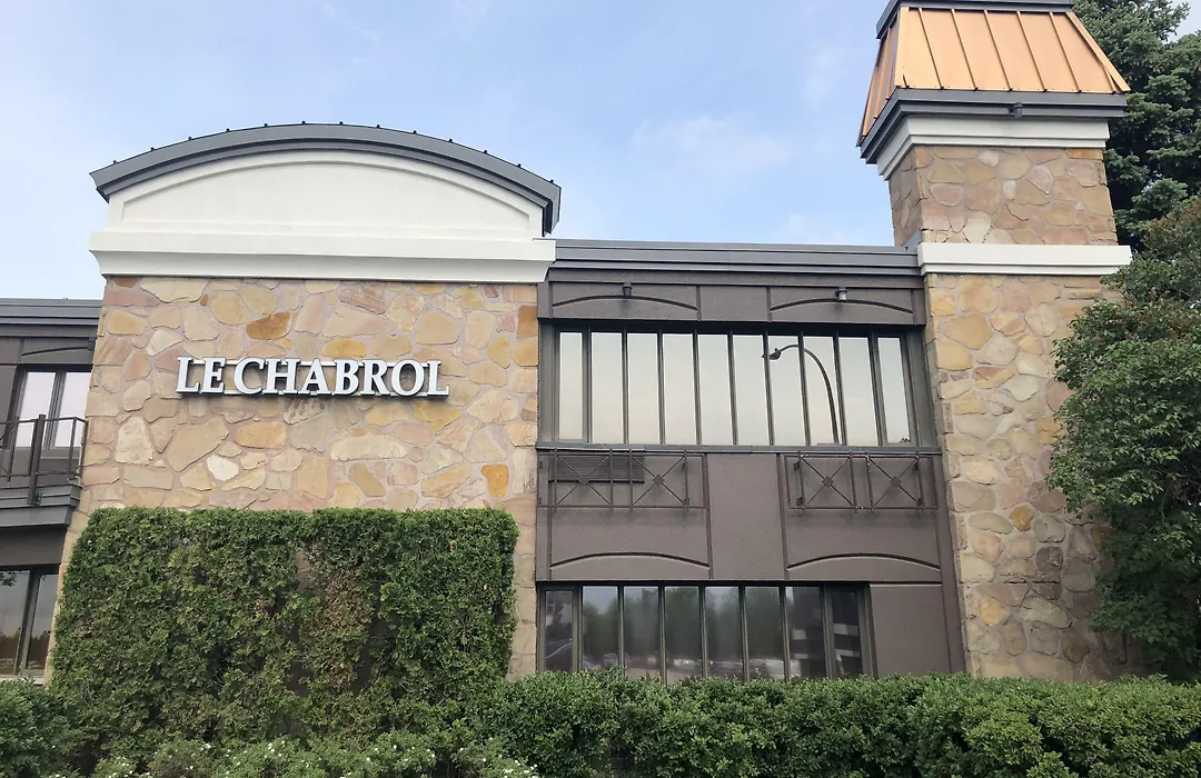 Le Chabrol Hotel & Suites-1