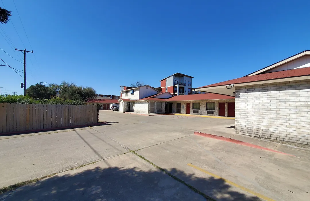 River Inn Motel-1