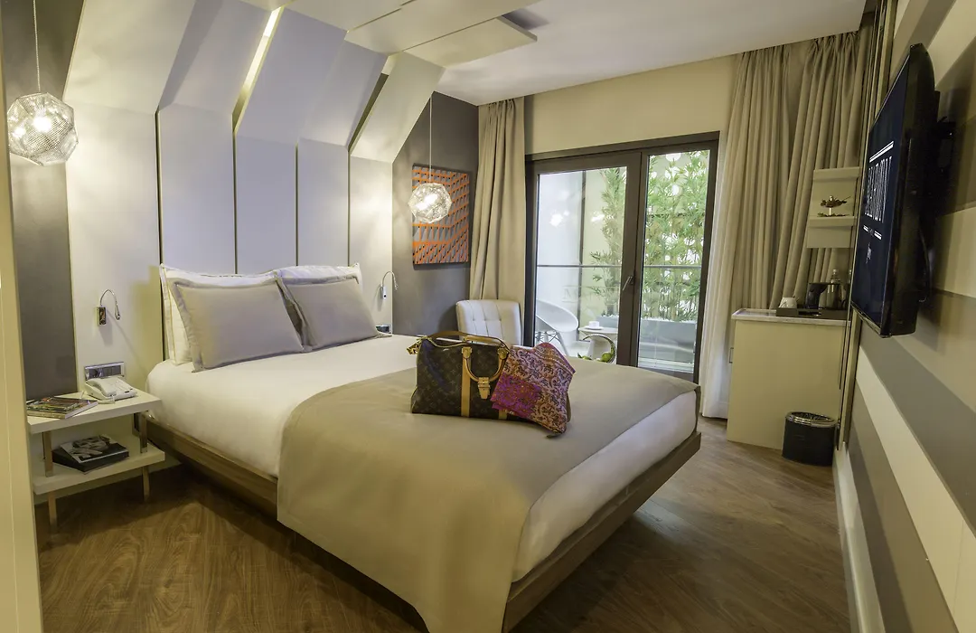Maroon Hotel Pera-1