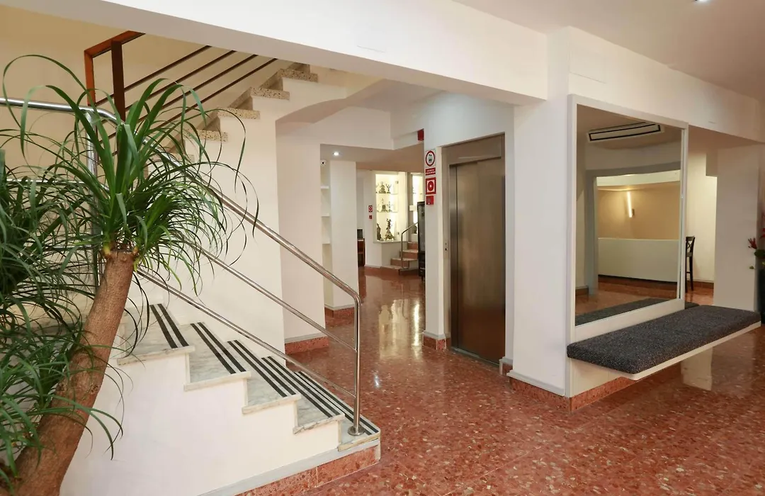 Hotel Alguer Camp Nou-1
