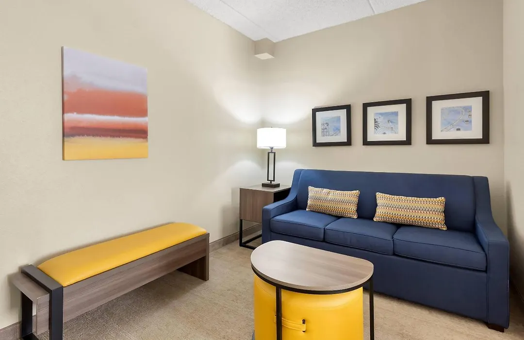 Comfort Suites Near Universal Orlando Resort-1