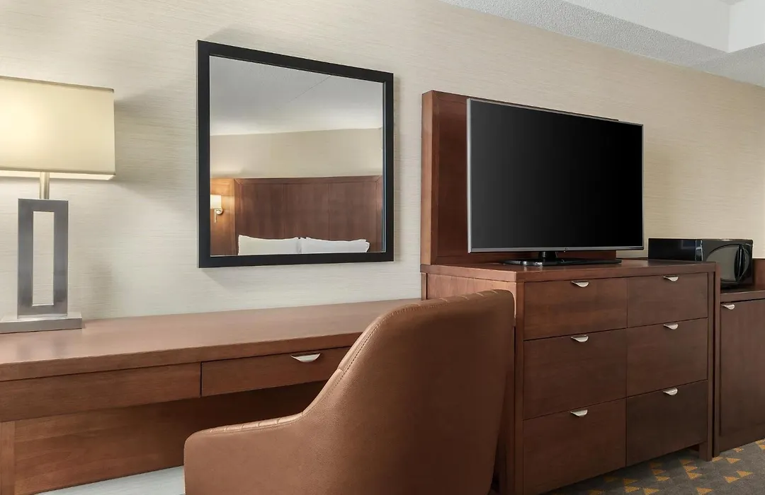 Holiday Inn Oakville Centre By Ihg-1