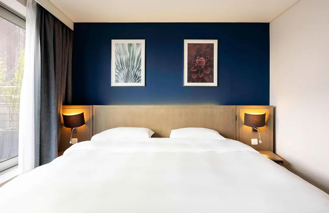 Park Inn By Radisson Antwerp City Centre-1