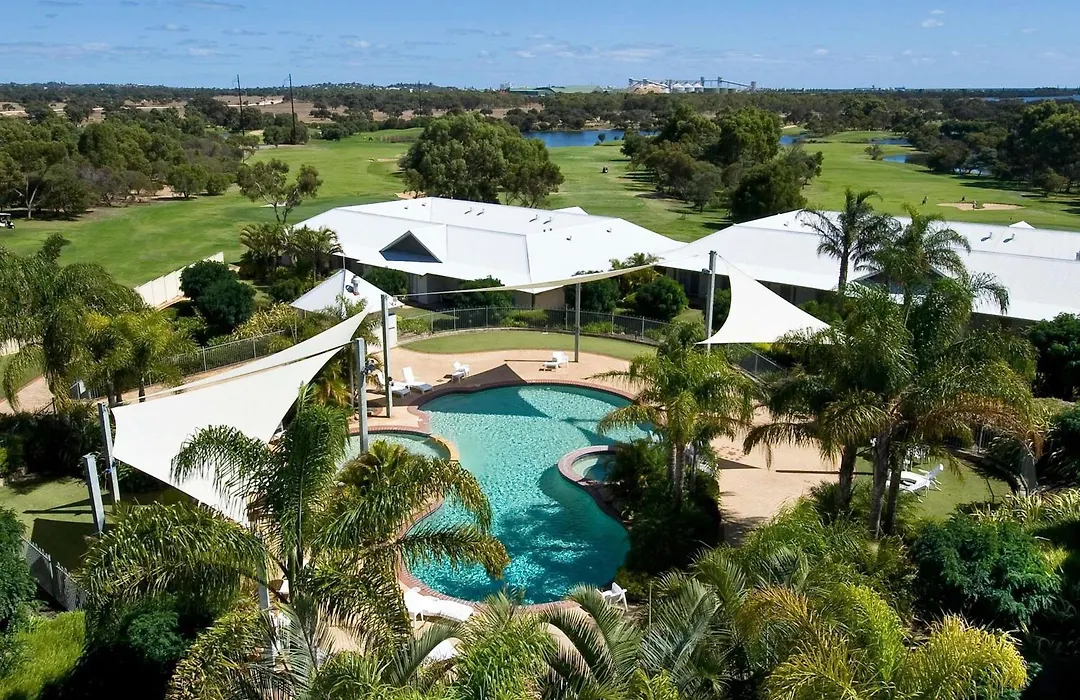 Mercure Bunbury Sanctuary Golf Resort-1