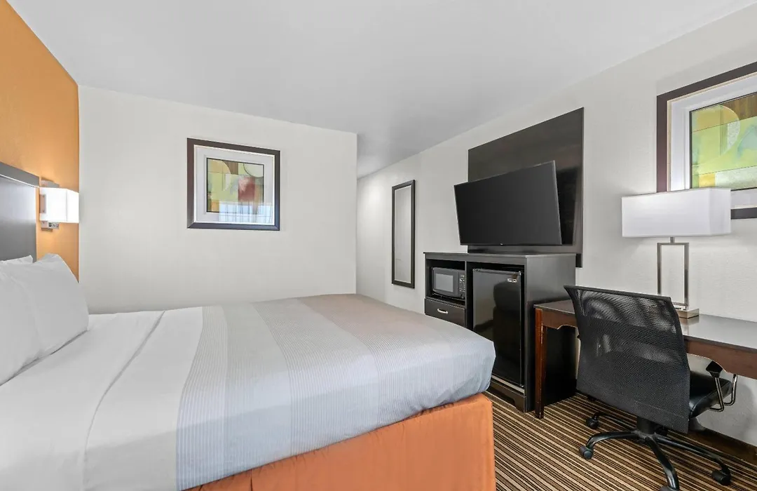 Quality Inn Dodge City-1