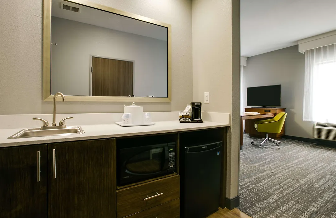 Hampton Inn & Suites Dallas/Ft. Worth Airport South-1
