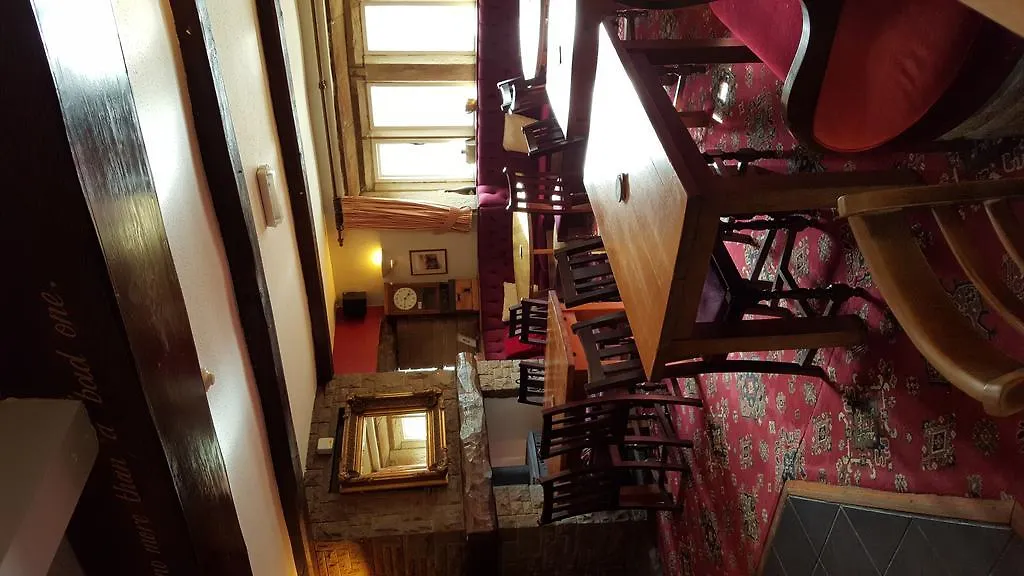 The Rose And Crown-1