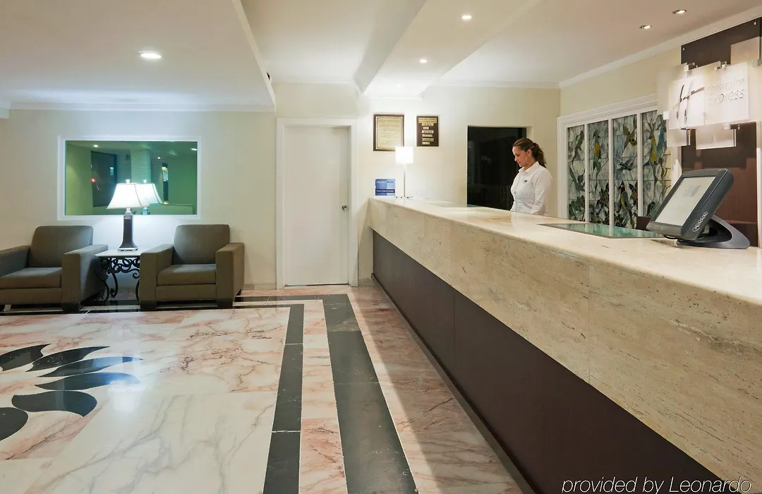 Holiday Inn Express Cancun-1